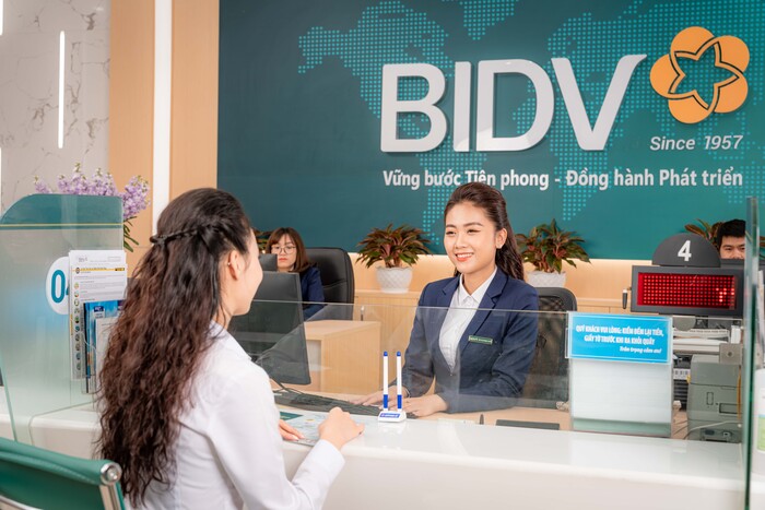 Từ việc mua sắm, sửa chữa nhà cửa, đến chi phí học tập, y tế hay du lịch, vay tiêu dùng giúp bạn có nguồn vốn kịp thời mà không cần chờ đợi tích lũy quá lâu. Tuy nhiên, câu hỏi đặt ra là: làm thế nào để lựa chọn gói vay tiêu dùng BIDV phù hợp với khả năng tài chính cá nhân mà vẫn đảm bảo an toàn và bền vững?